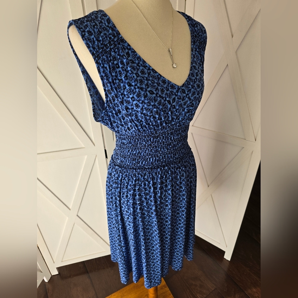 Adrienne Vittadini Smocked Waist Sleeveless Blue Dress - Picture 5 of 10